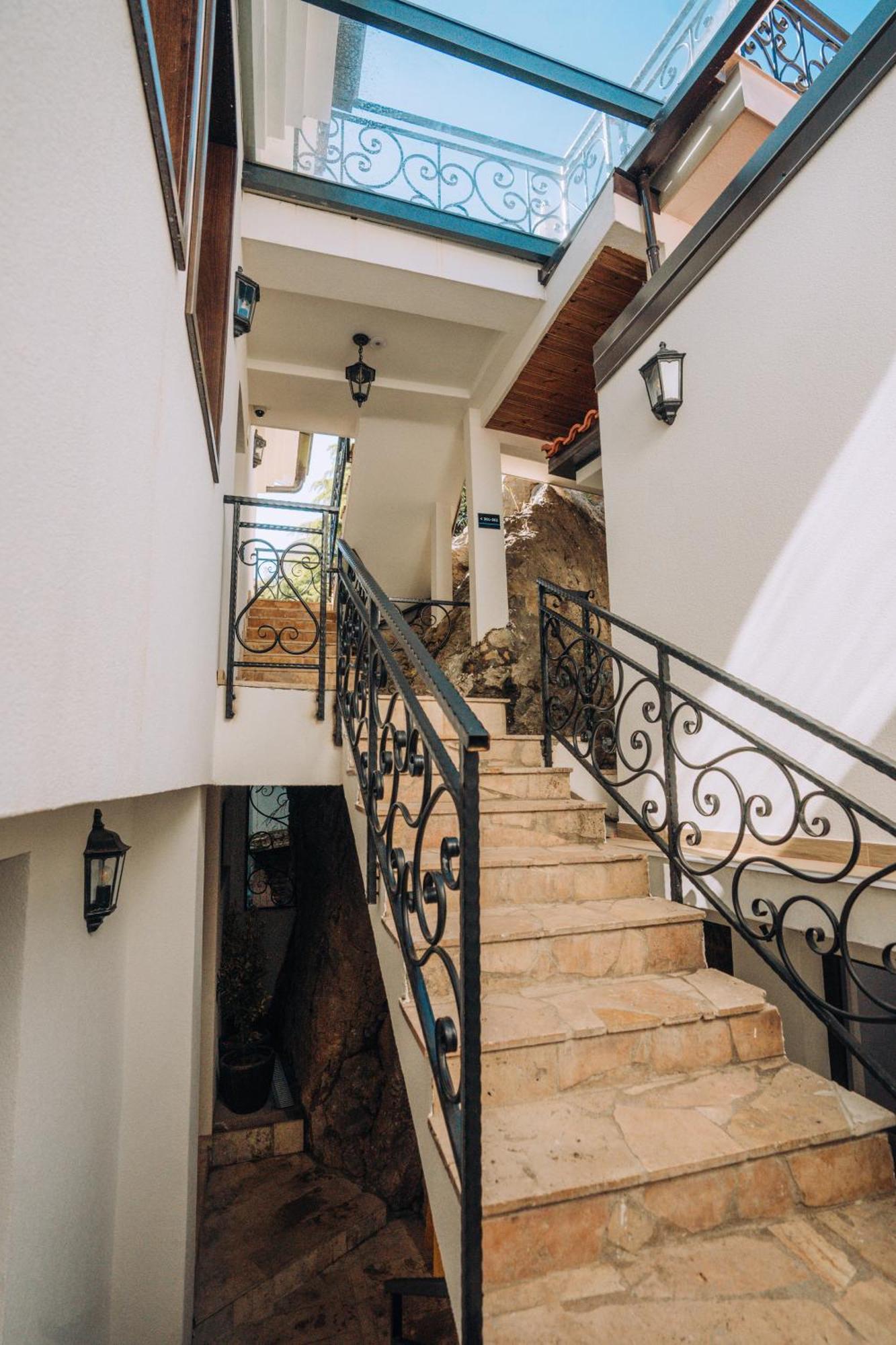 Pupin Saraiste Apartment *