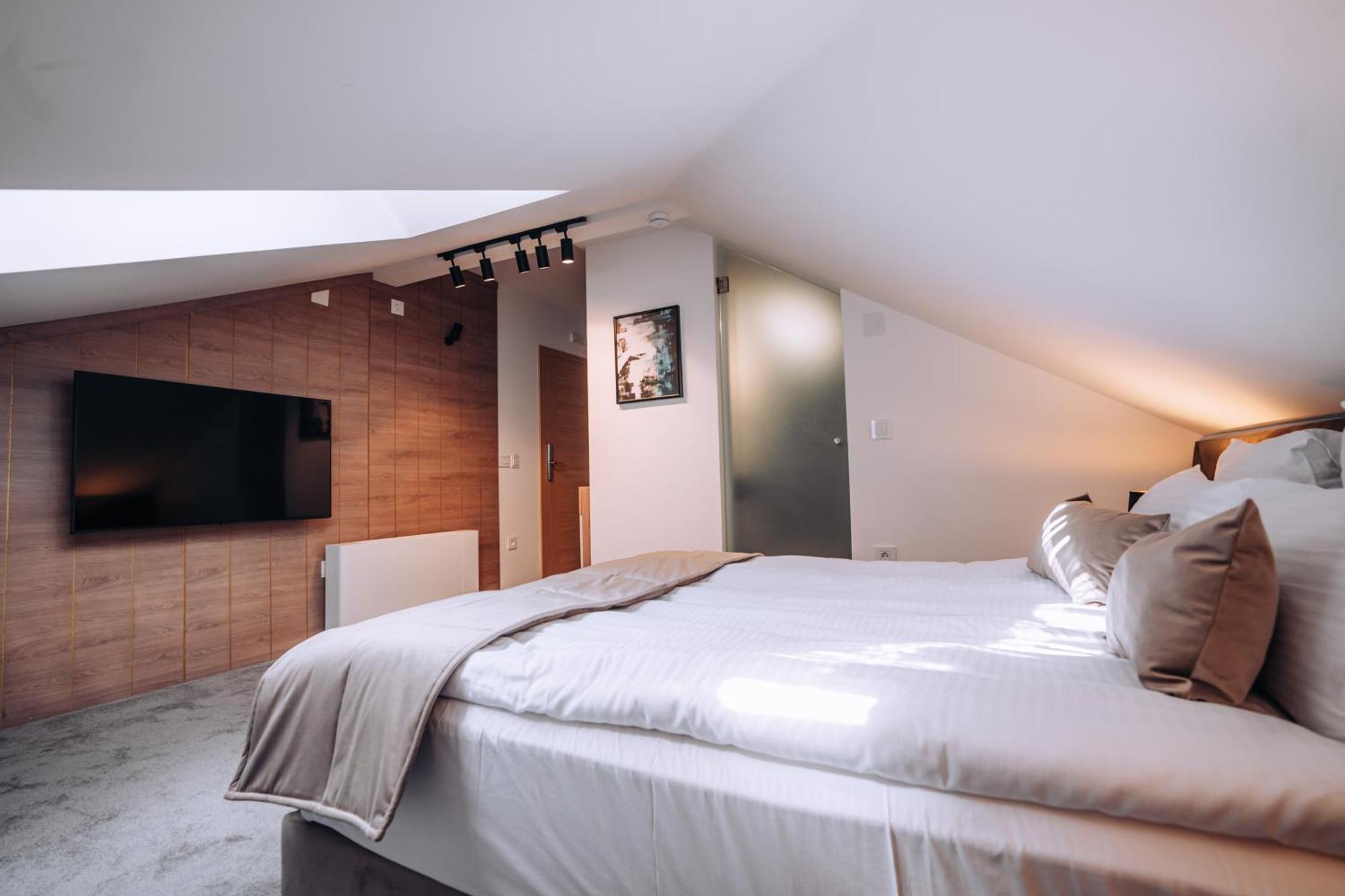 Pupin Saraiste Apartment *